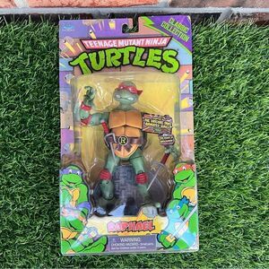 Teenage Mutant Ninja Turtles Classic Collection RAPHAEL 2012 Viacom